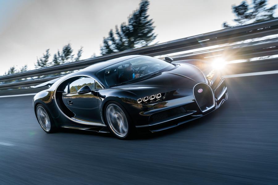  Bugatti Chiron 2016 года  (фото 18 из 51)